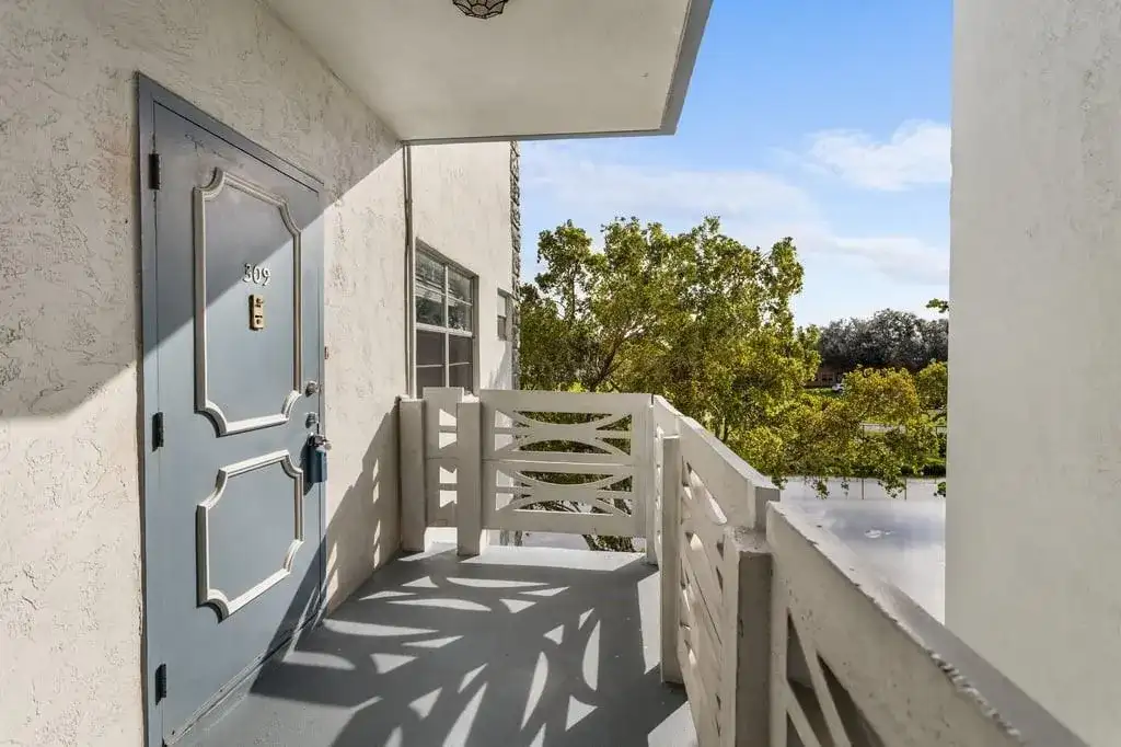 4090 NW 42nd Avenue # 309, Lauderdale Lakes FL 33319 photo 3