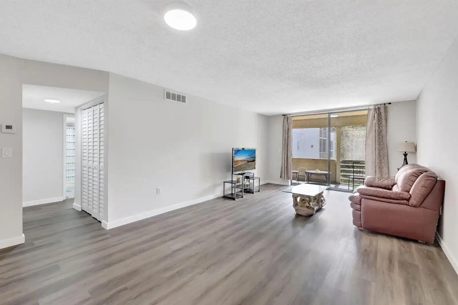 2800 Somerset Drive # 218j, Lauderdale Lakes FL 33311
