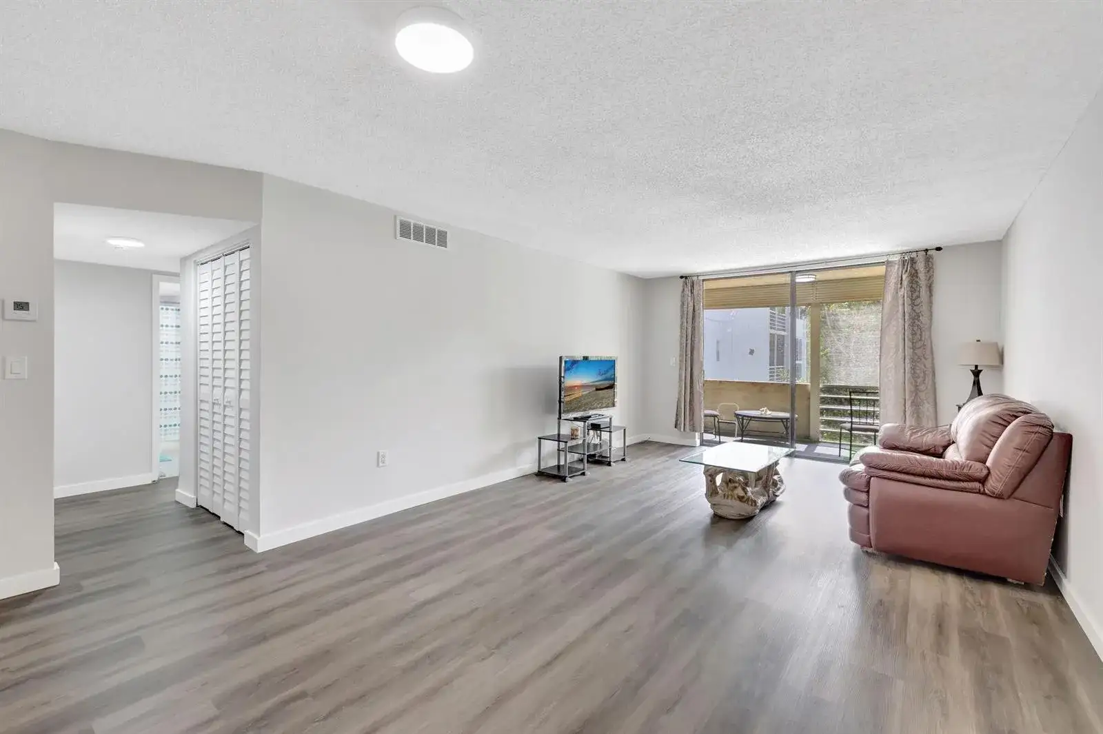 2800 Somerset Drive # 218j, Lauderdale Lakes FL 33311