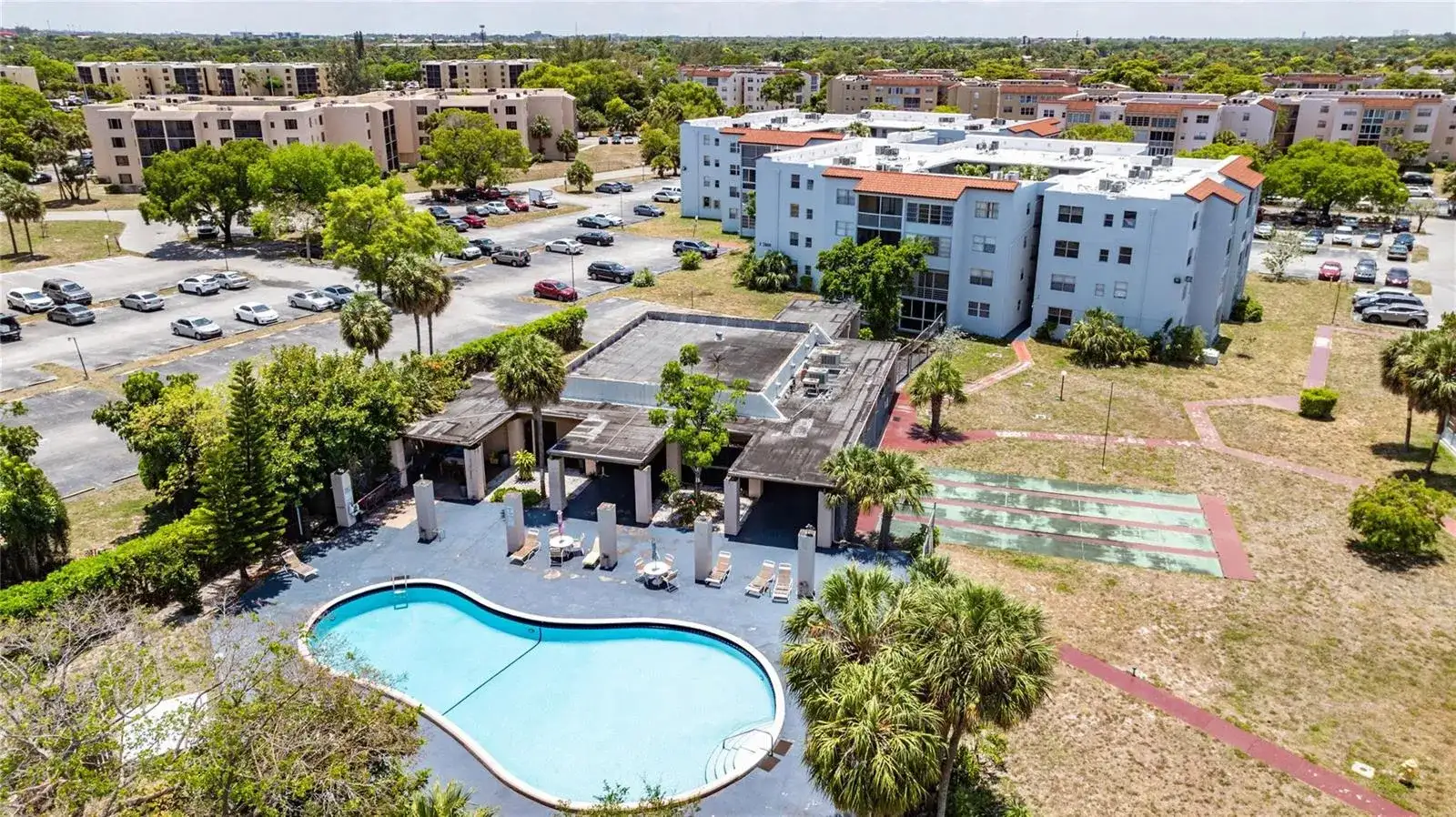 2800 Somerset Drive # 218j, Lauderdale Lakes FL 33311 photo 4