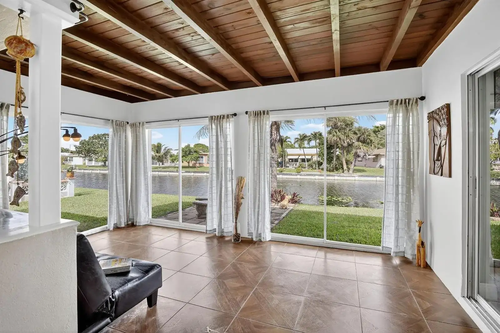 4305 NW 49th Drive, Tamarac FL 33319 photo 5