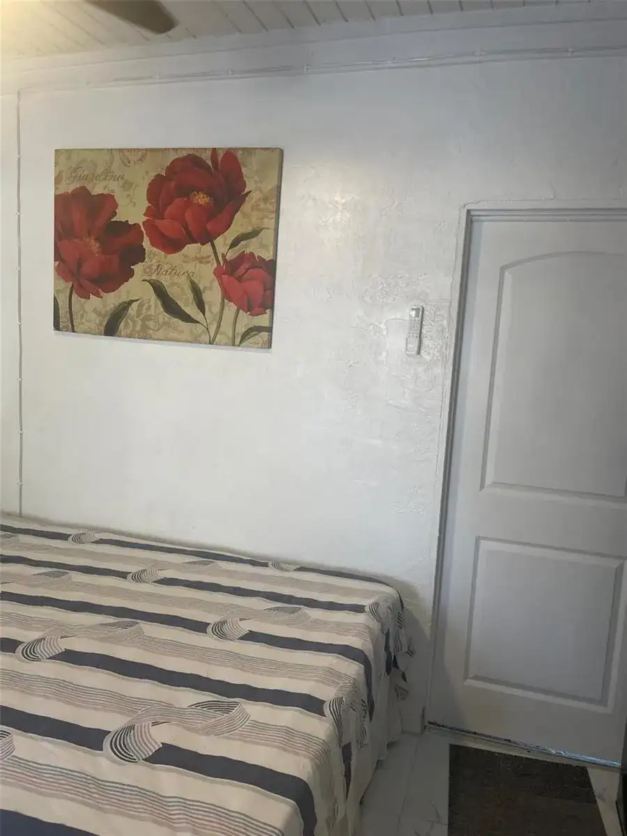 408 SW 68th Avenue, Pembroke Pines FL 33023 photo 5