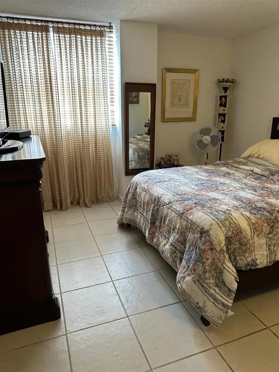 2821 NE N Miami Beach Boulevard # 3M, North Miami Beach FL 33160 photo 5