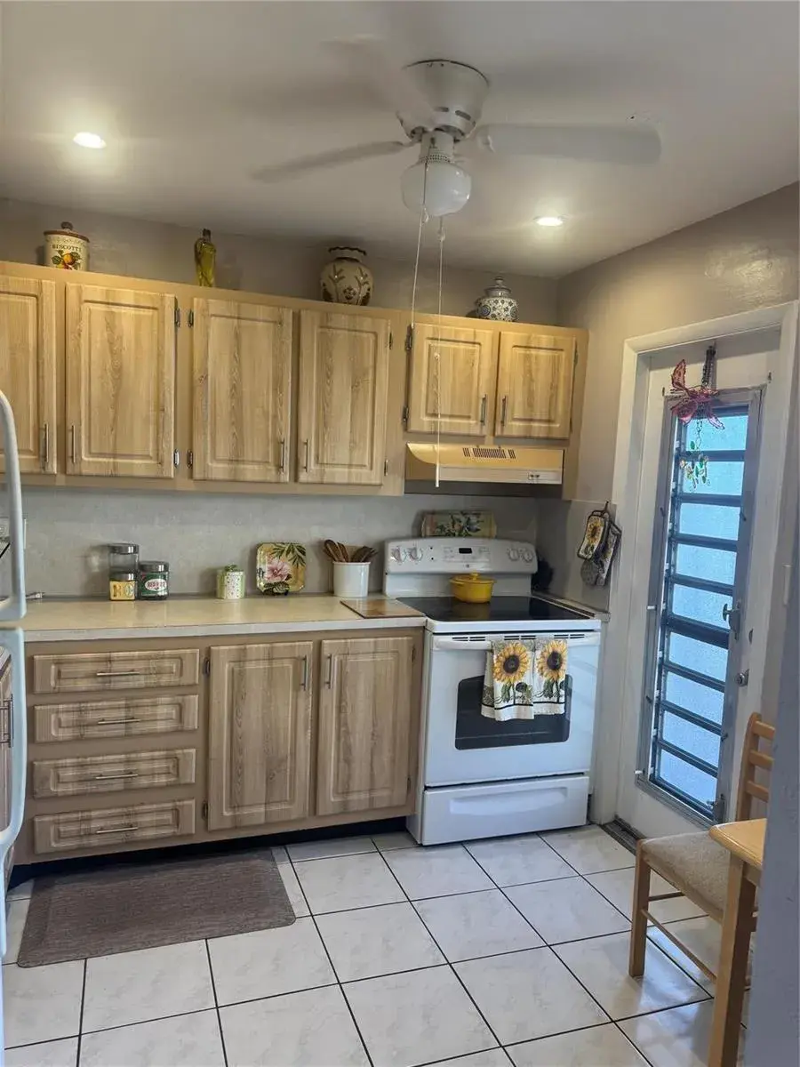 3940 NW 42 Avenue # 315, Lauderdale Lakes FL 33319