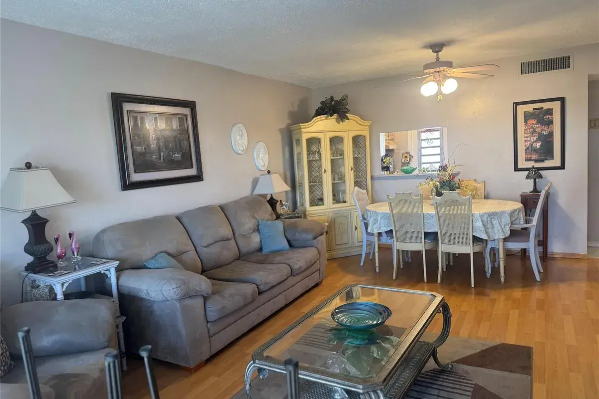 3940 NW 42 Avenue # 315, Lauderdale Lakes FL 33319