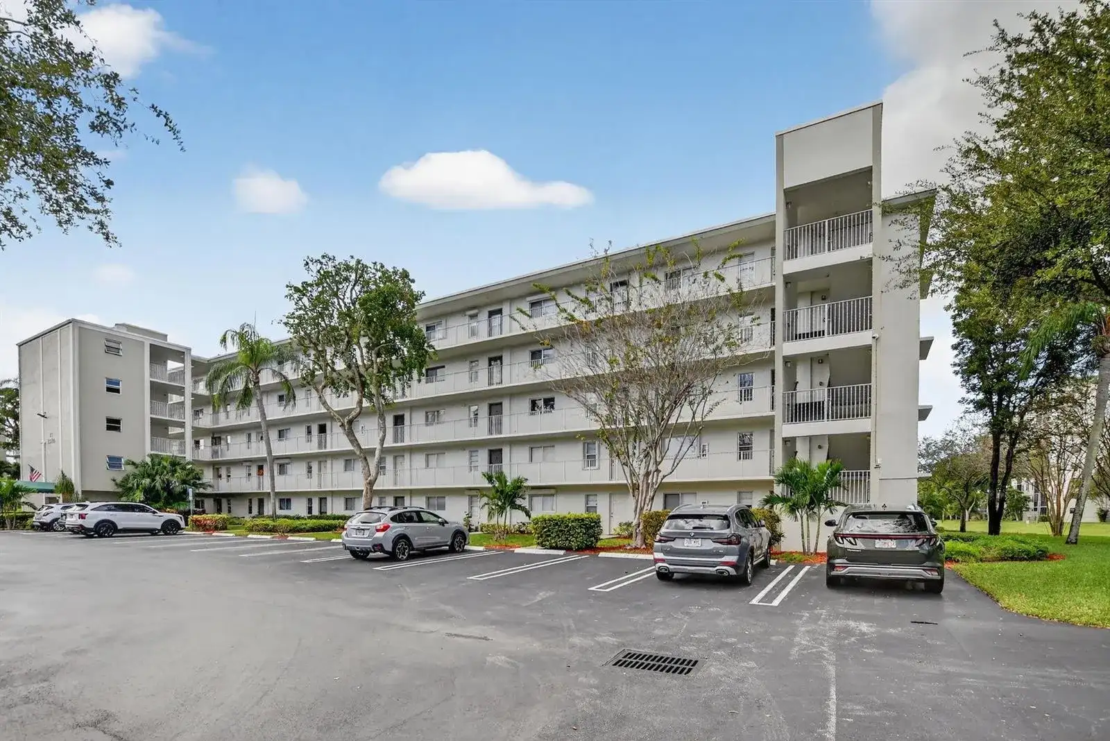 2236 N Cypress Bend Drive # 508, Pompano Beach FL 33069 photo 2