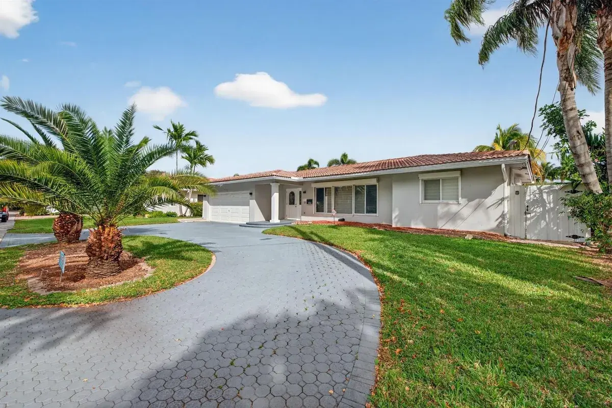 5950 NE 28th Avenue, Fort Lauderdale FL 33308