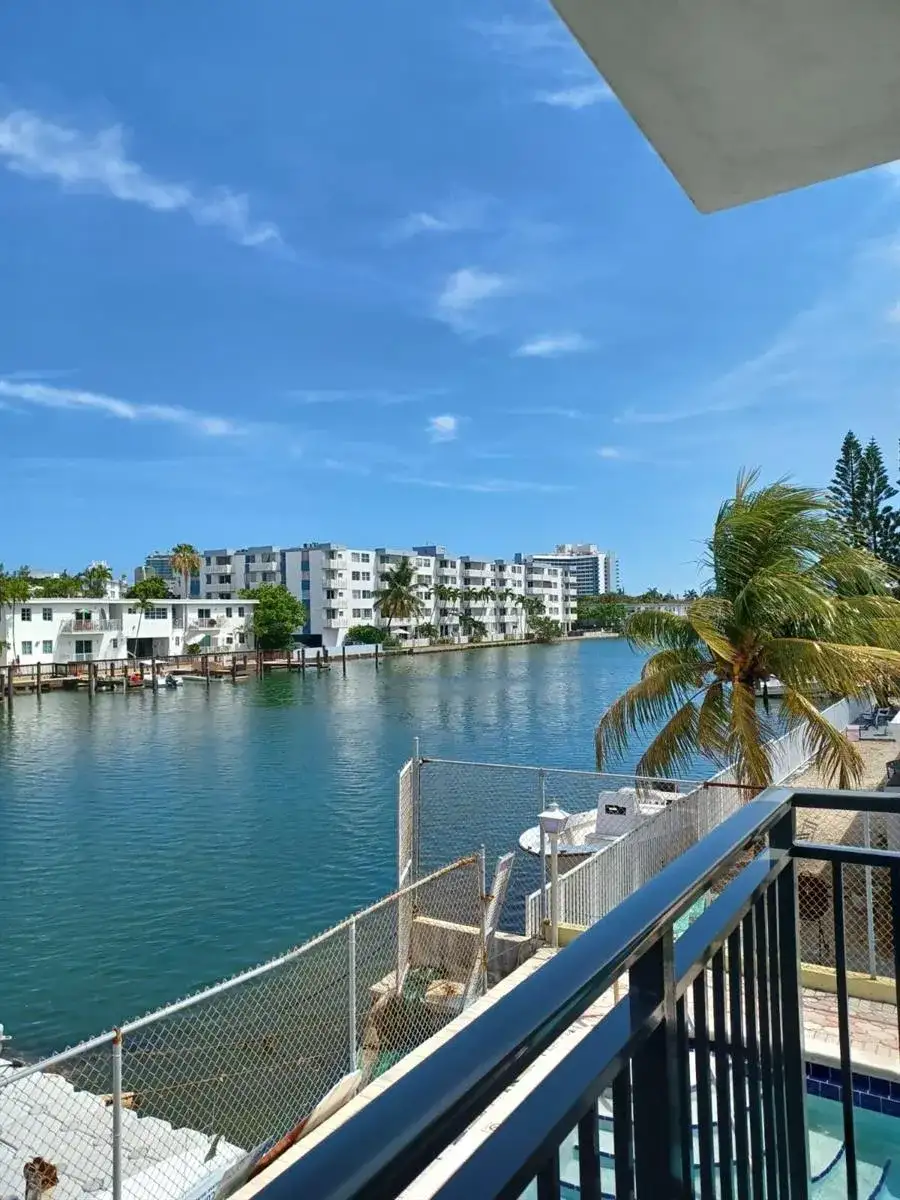 8001 N Crespi Boulevard # 2c, Miami Beach FL 33141 photo 3