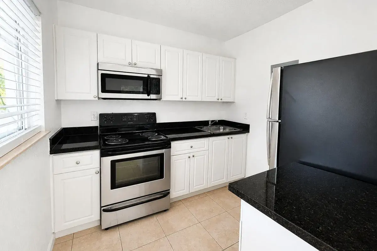 701 SW 14th Avenue # 8, Fort Lauderdale FL 33312