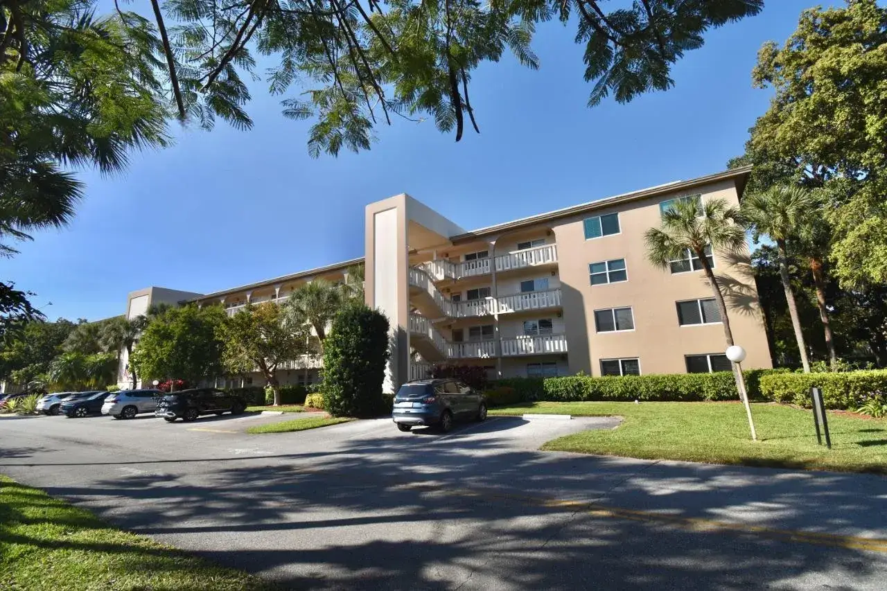 4301 Martinique Circle # K1, Coconut Creek FL 33066