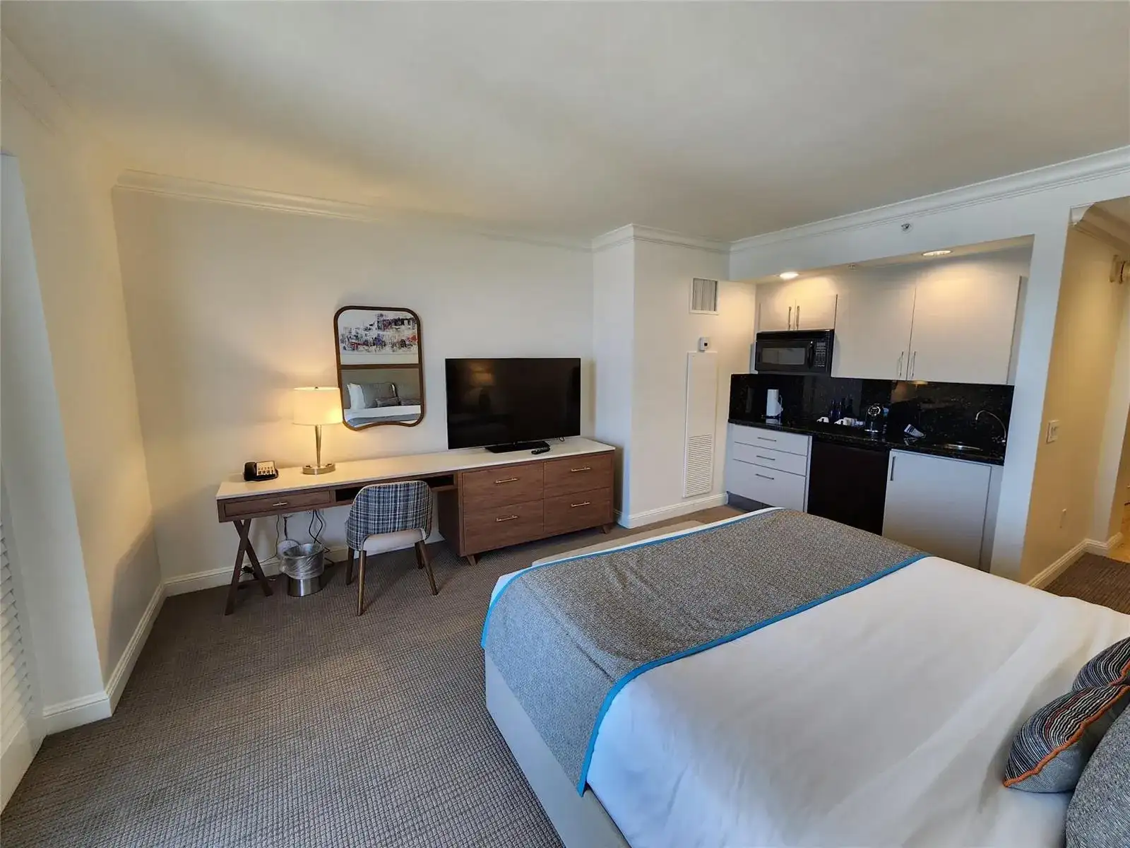 601 N Ft Lauderdale Bch Boulevard # 1116, Fort Lauderdale FL 33304 photo 3
