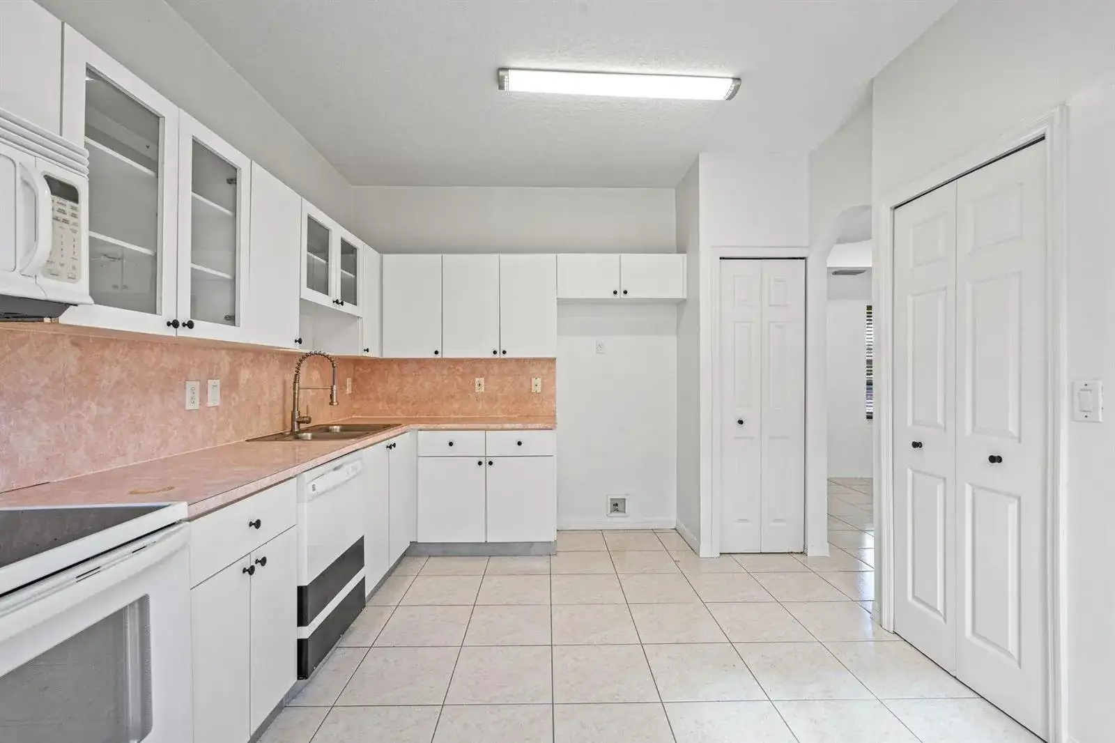 8520 NW 139th Terrace # 1602, Miami Lakes FL 33016 photo 3