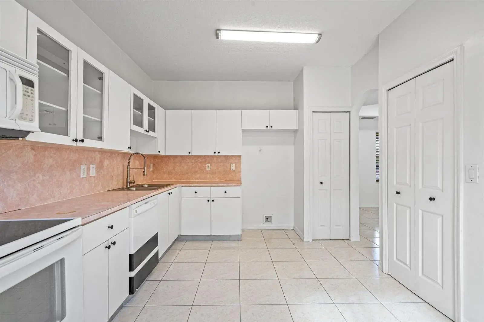 8520 NW 139th Terrace # 1602, Miami Lakes FL 33016