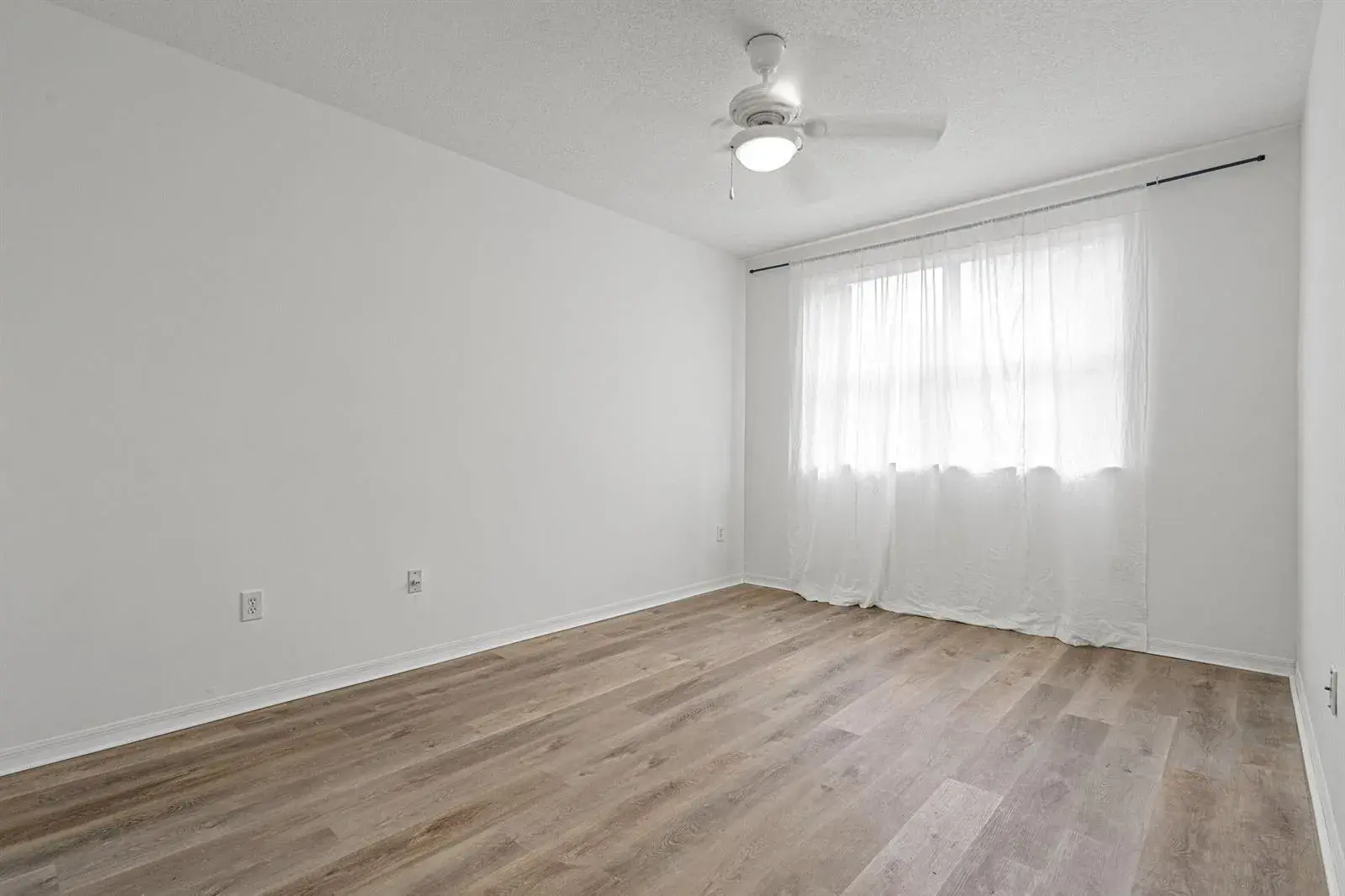 8520 NW 139th Terrace # 1602, Miami Lakes FL 33016