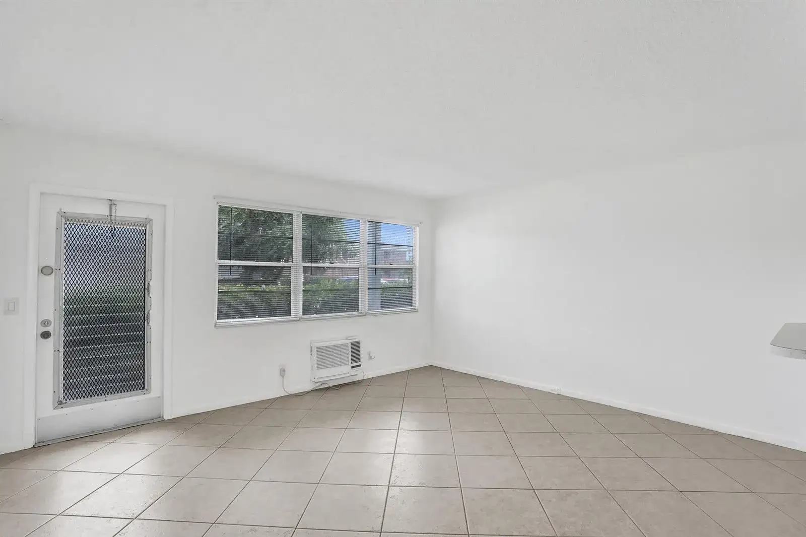 91 Tilford, Deerfield Beach FL 33442 photo 3