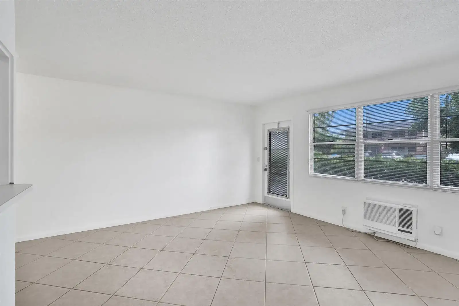 91 Tilford, Deerfield Beach FL 33442 photo 4