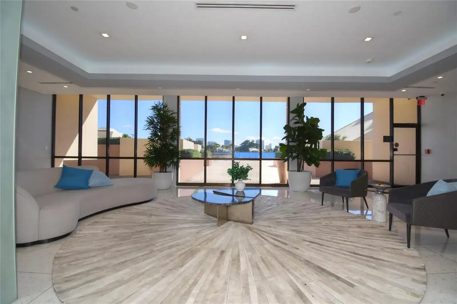 20301 W Country Club Drive # 930, Aventura FL 33180 photo 3