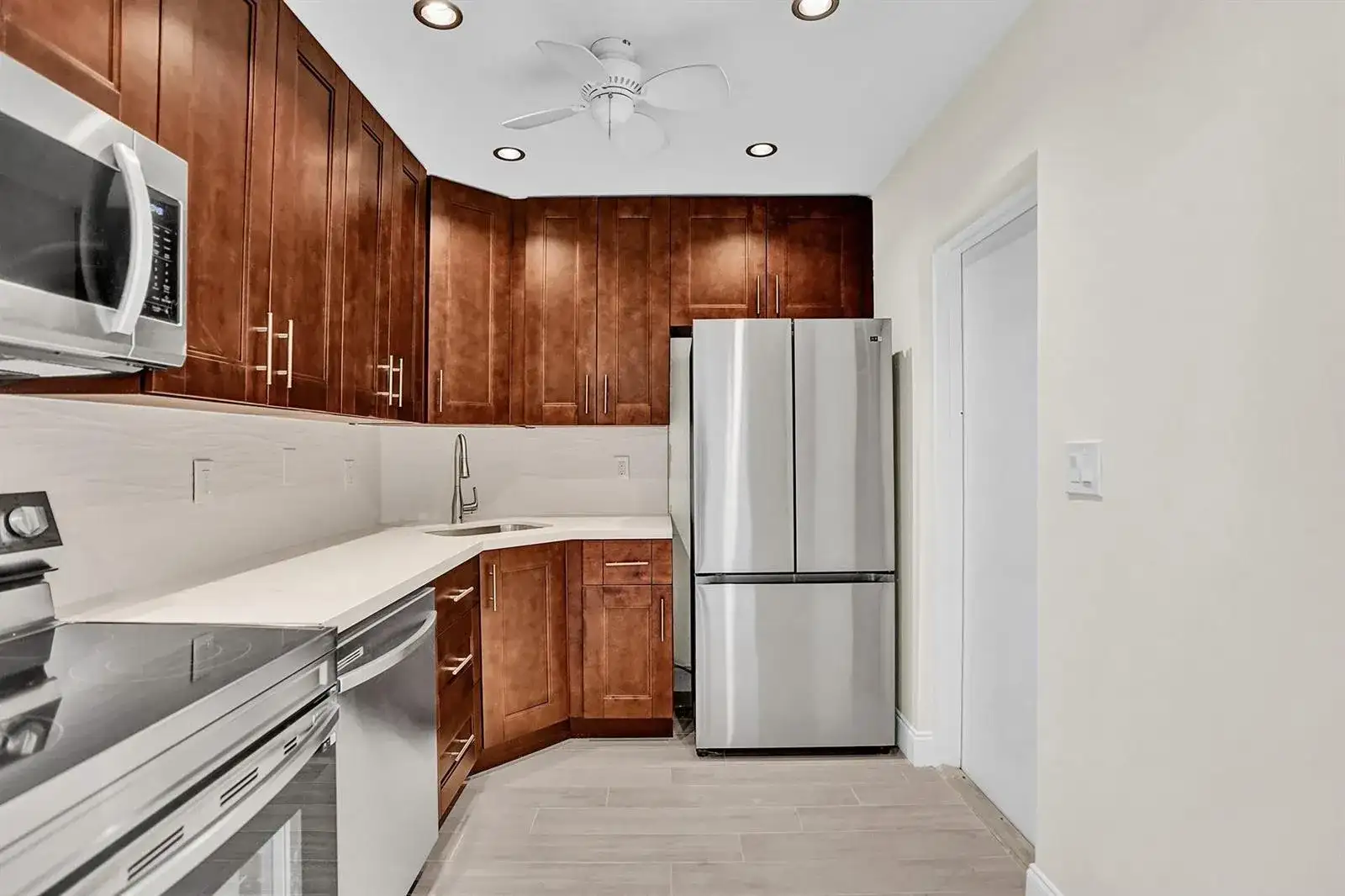 3115 Oakland Shores Drive # E109, Oakland Park FL 33309 photo 3