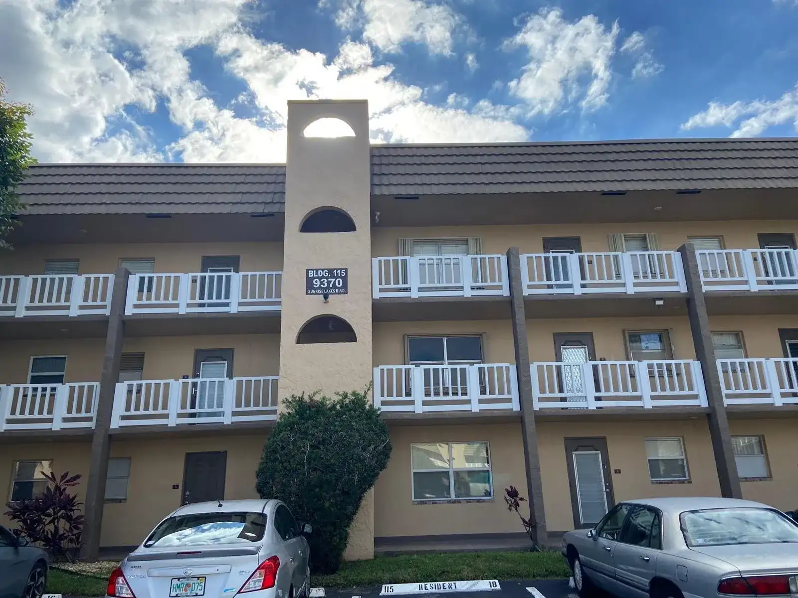 9370 Sunrise Lakes Boulevard # 105, Sunrise FL 33322 photo 2