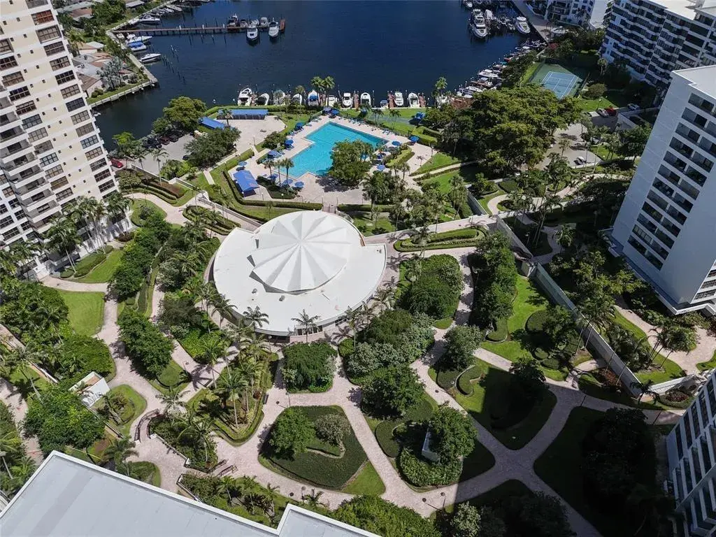 2500 Parkview Drive # 403, Hallandale Beach FL 33009