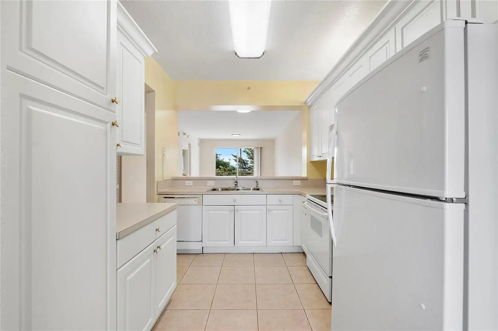 7765 Yardley Drive # 403, Fort Lauderdale FL 33321 photo 3