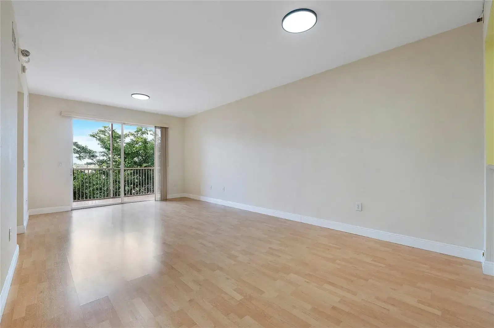 7765 Yardley Drive # 403, Fort Lauderdale FL 33321 photo 5