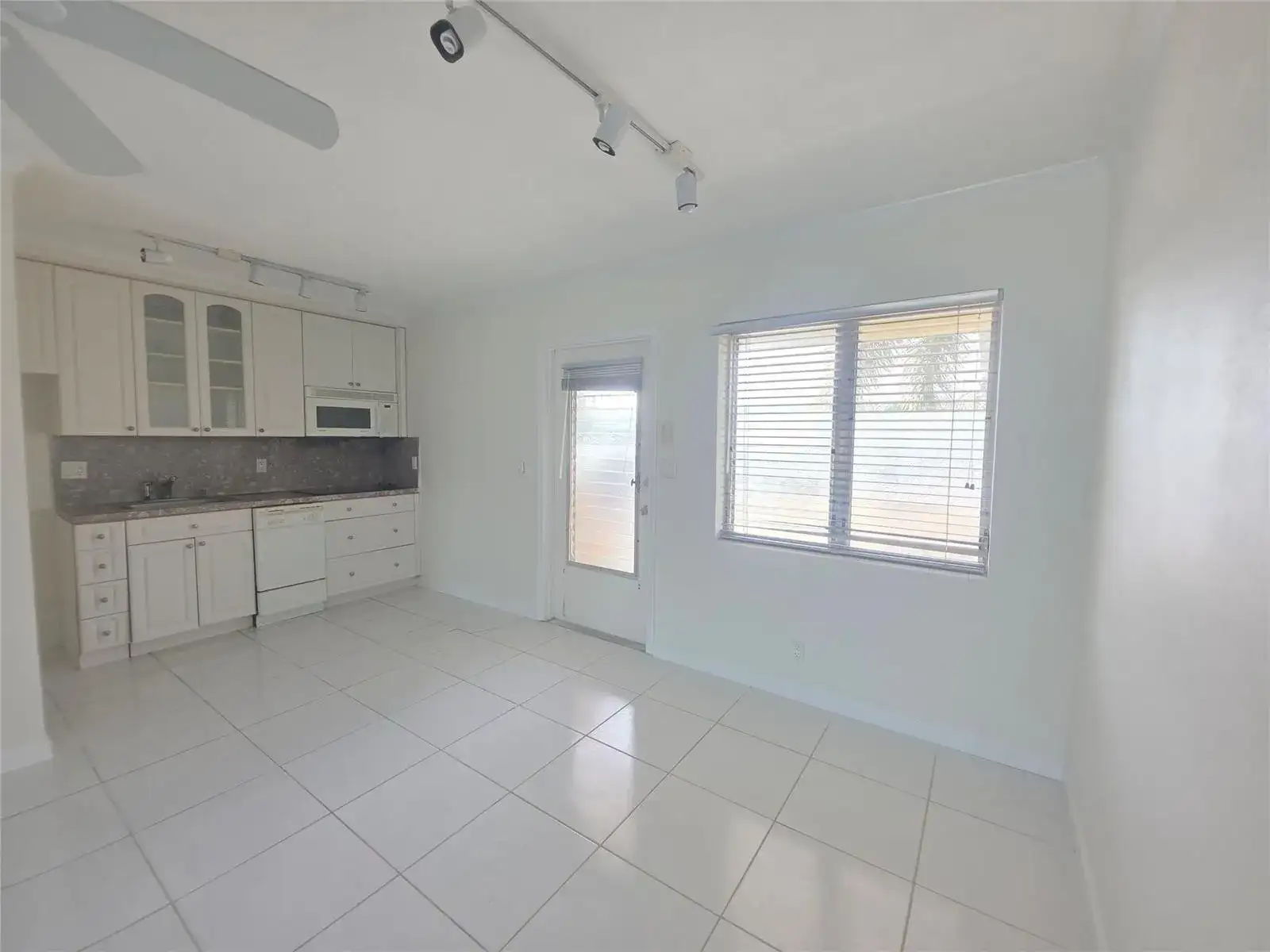 2131 NE 42nd Court # 209e, Lighthouse Point FL 33064 photo 3