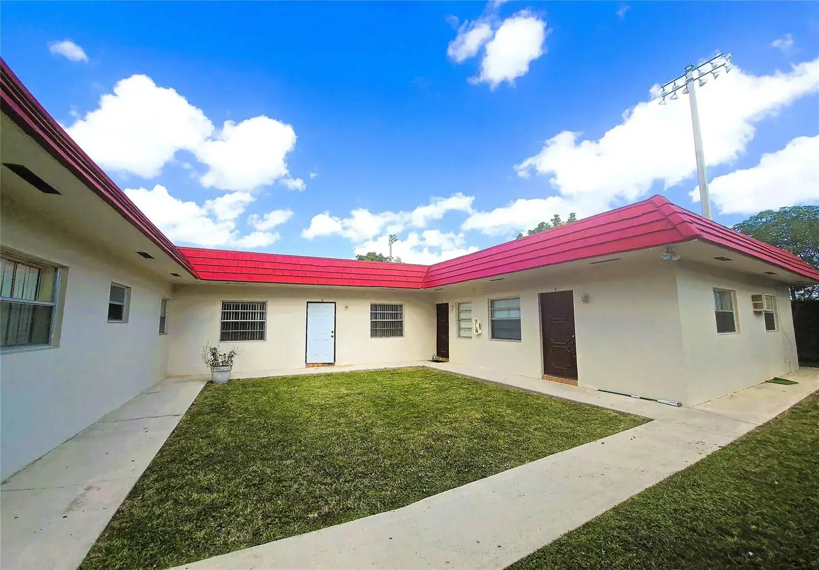 3980 NW 30th Terrace, Lauderdale Lakes FL 33309 photo 2