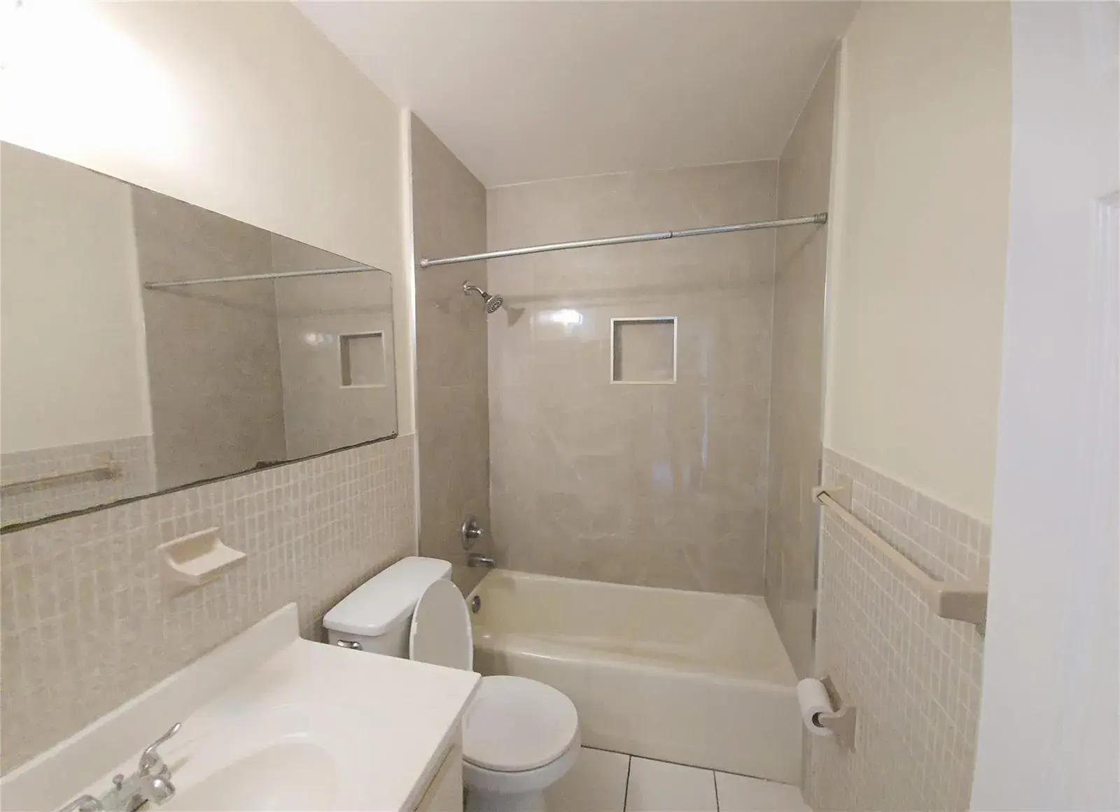 3980 NW 30th Terrace, Lauderdale Lakes FL 33309