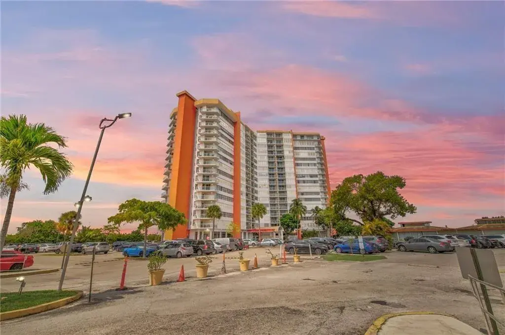 1301 NE Miami Gardens Drive # 1721w, Miami FL 33179
