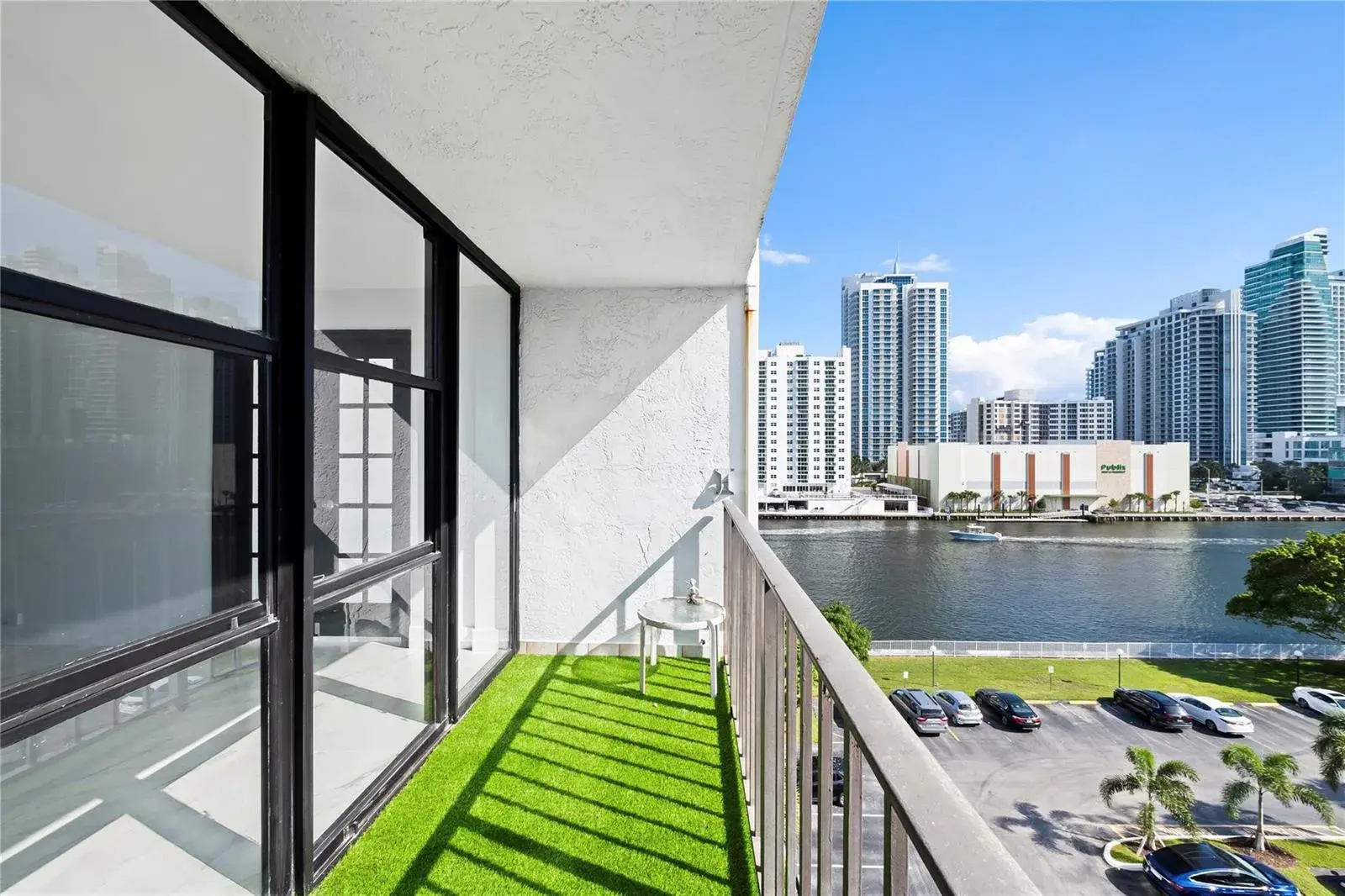 800 Parkview Drive # 718, Hallandale Beach FL 33009