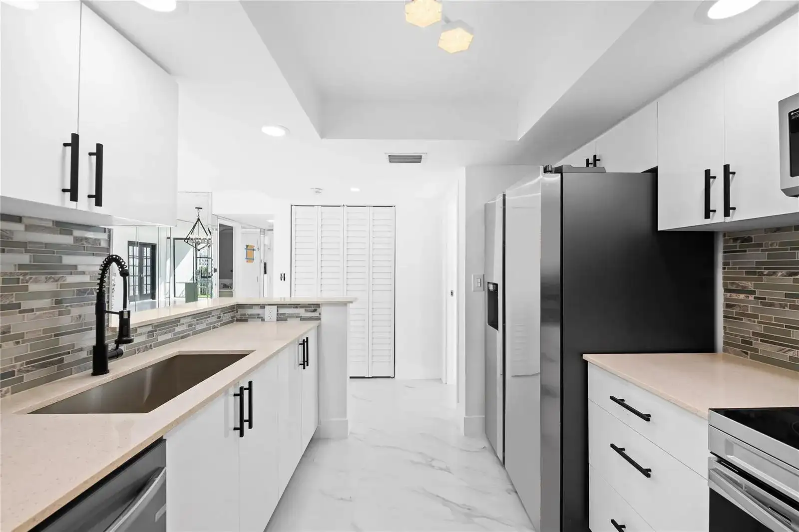 800 Parkview Drive # 718, Hallandale Beach FL 33009 photo 5