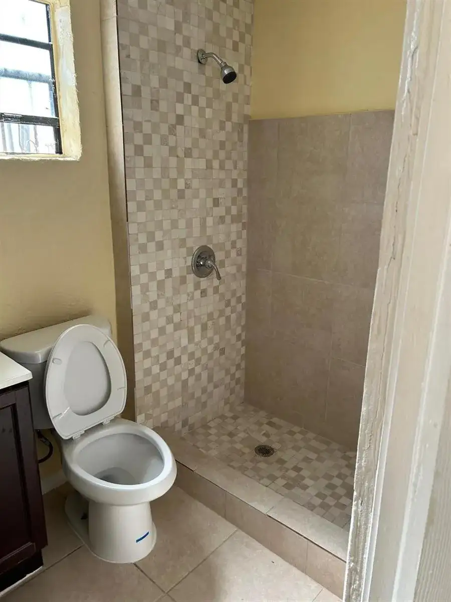 371 Banyan (REAR APT) Avenue, Pahokee FL 33476 photo 3