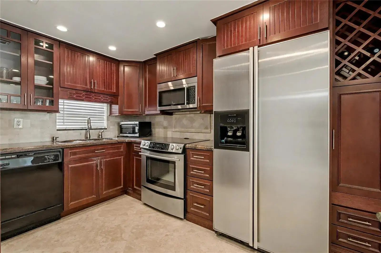 9320 S Hollybrook Lake Drive # 103, Pembroke Pines FL 33025