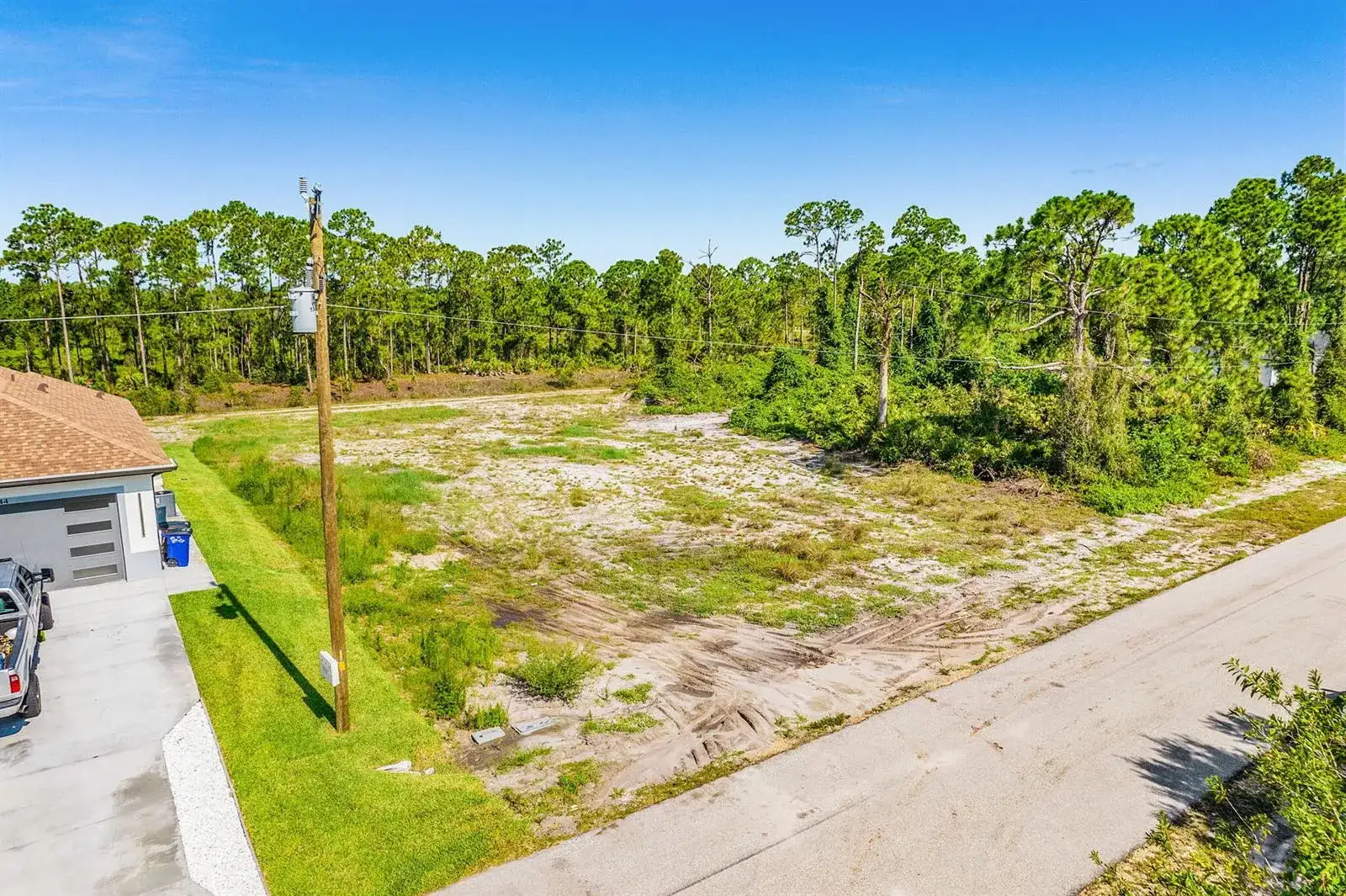 842 Genoa Avenue, Lehigh Acres FL 33974 photo 4