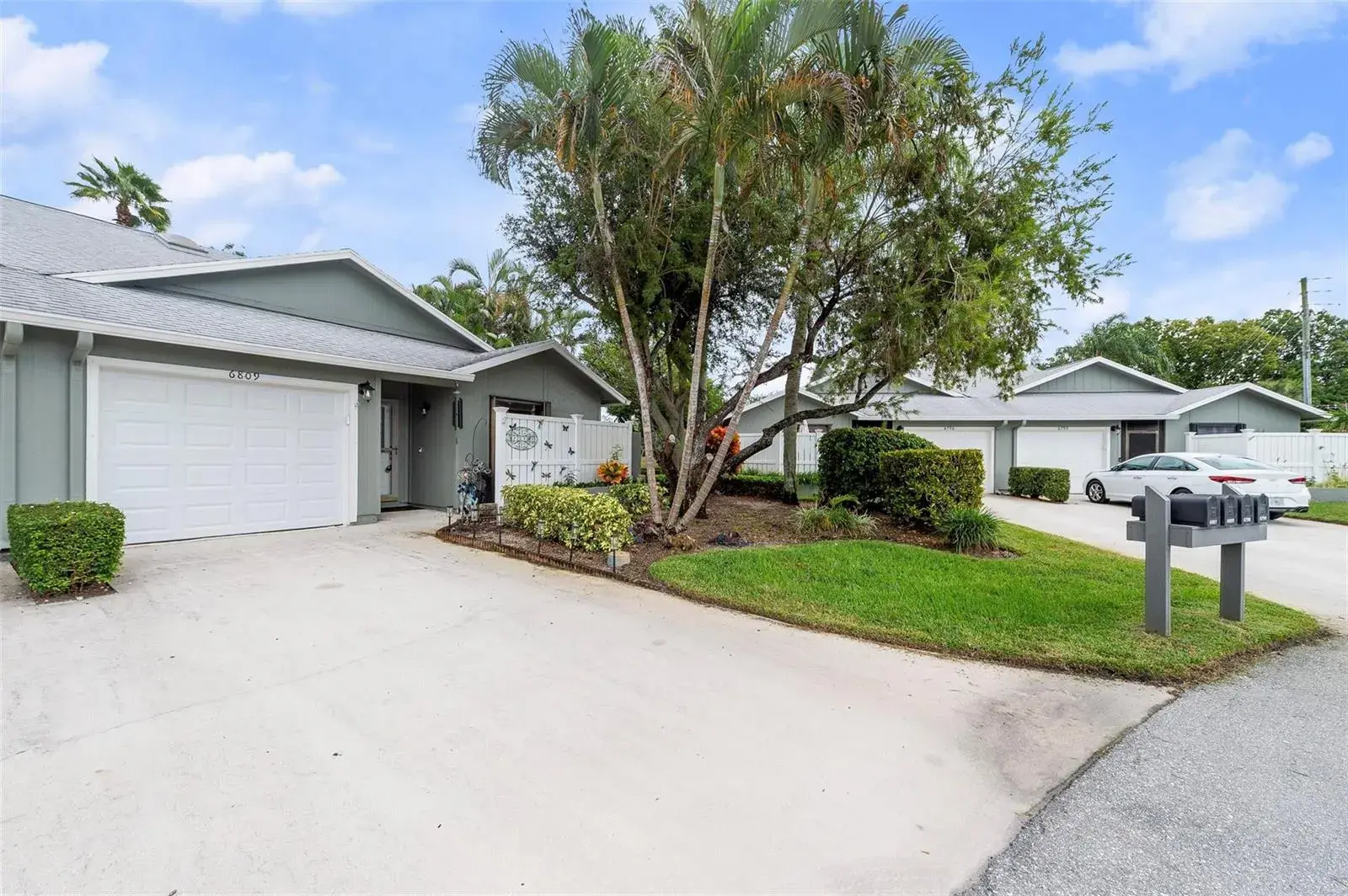 6809 SE Yorktown Drive, Hobe Sound FL 33455