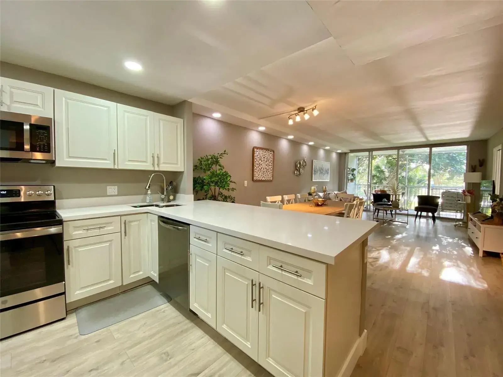 3010 N Course Drive # 209, Pompano Beach FL 33069