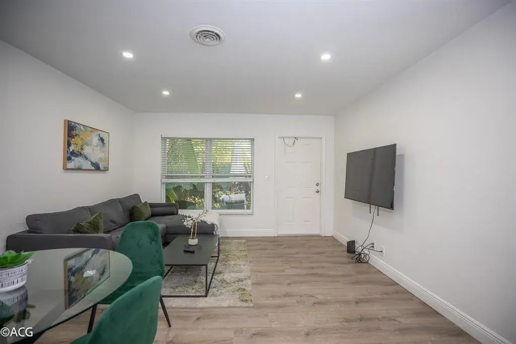 19 NE 16th Street, Fort Lauderdale FL 33304