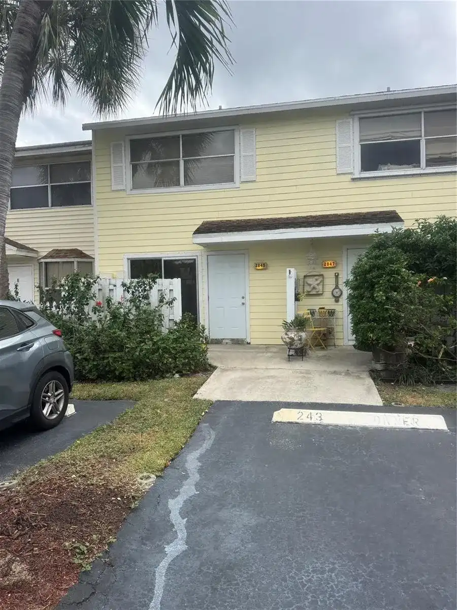 2845 NE 15TH Street, Pompano Beach FL 33062
