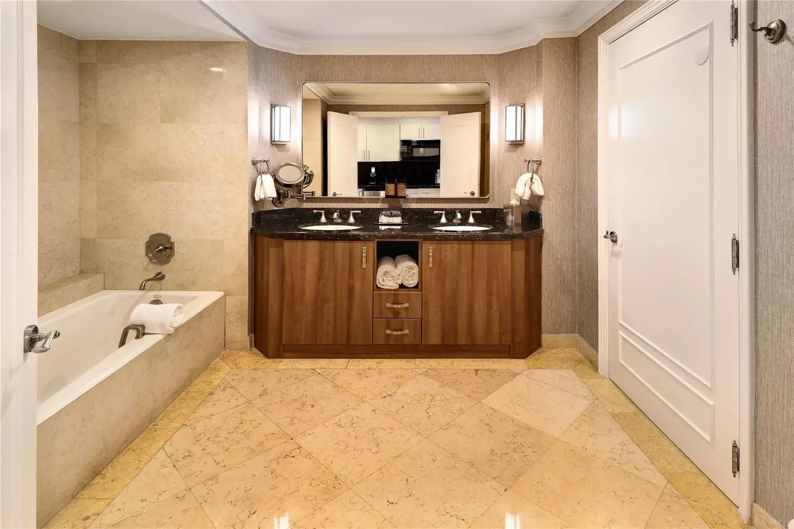 601 N Ft Lauderdale Bch Boulevard # 905, Fort Lauderdale FL 33304
