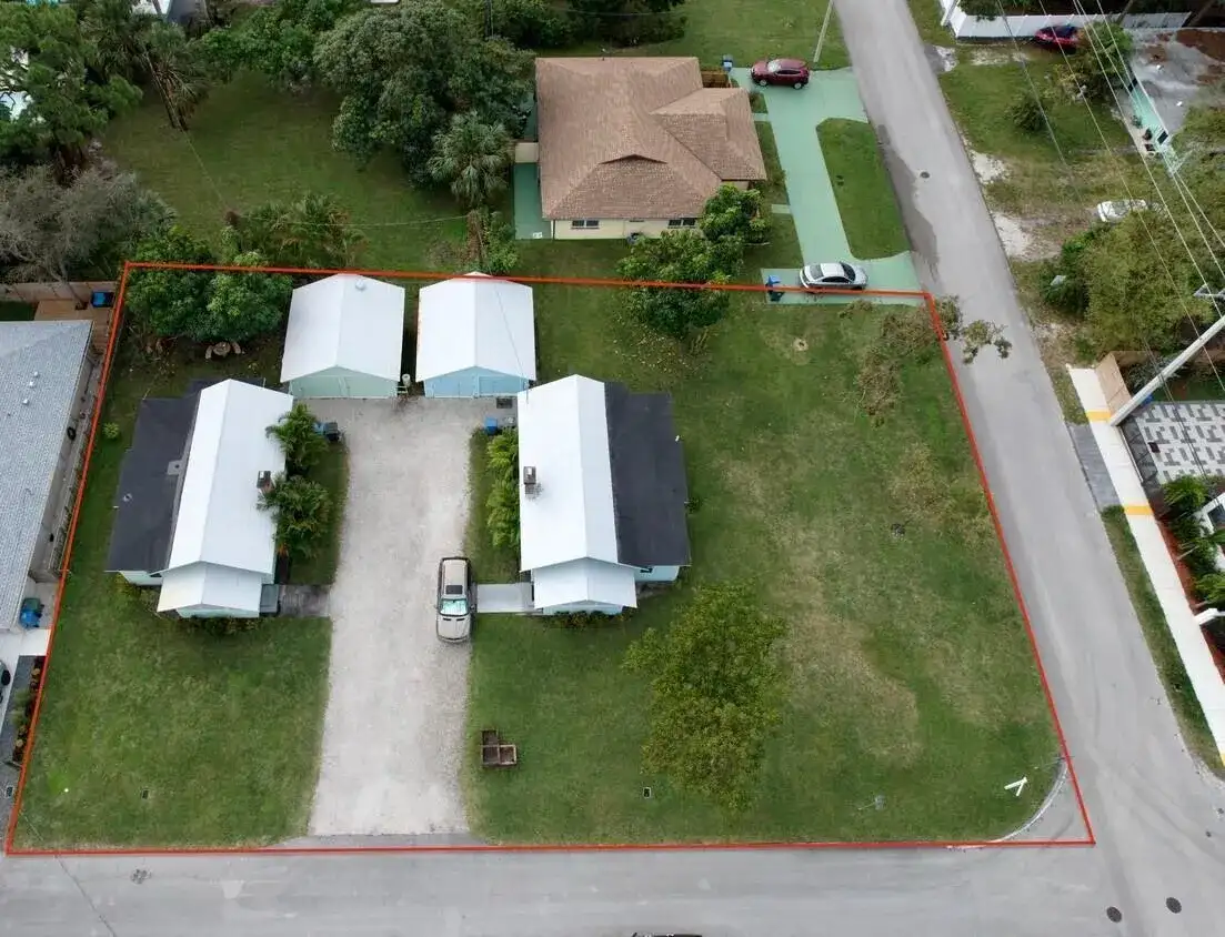 1338 -1384 NE -1384 35th Street, Oakland Park FL 33334 photo 3