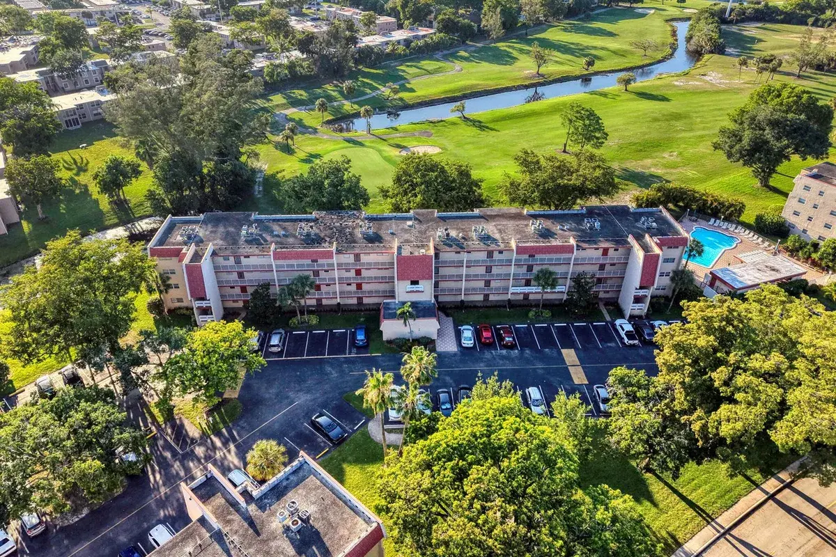 1035 Country Club Drive # 407, Margate FL 33063