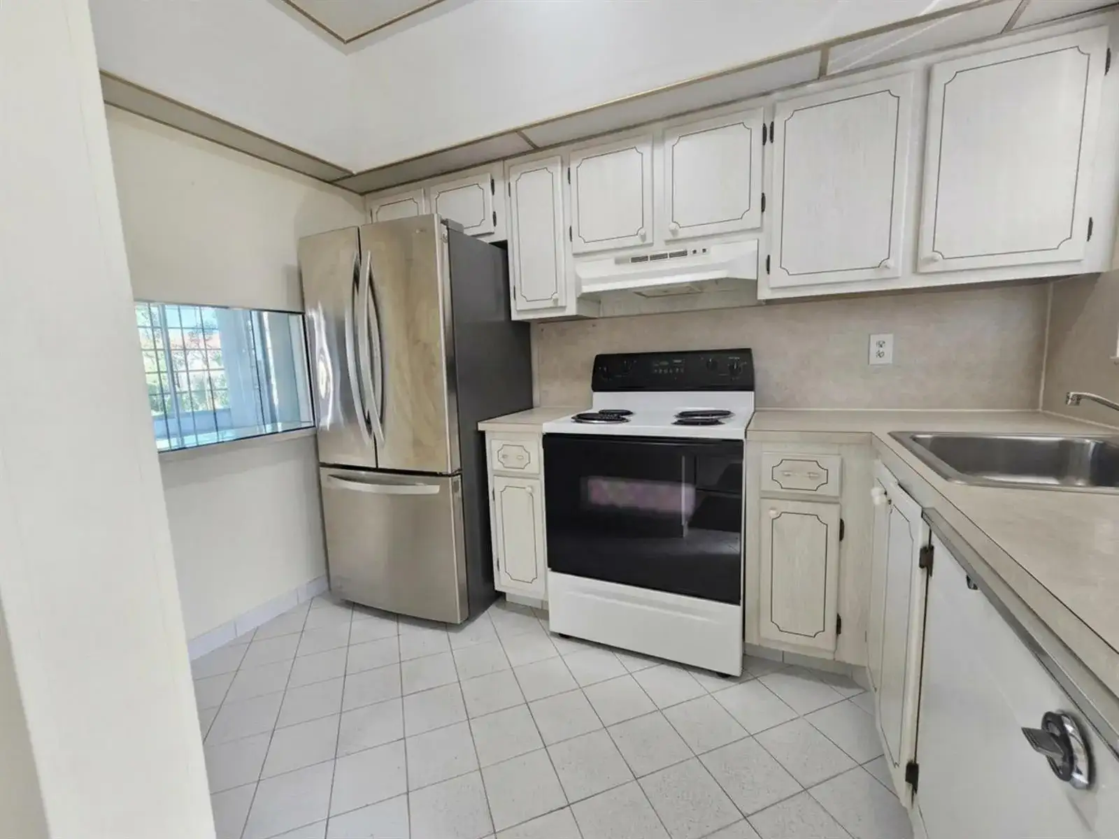 3051 Sunrise Lakes Drive # 203, Fort Lauderdale FL 33322 photo 4