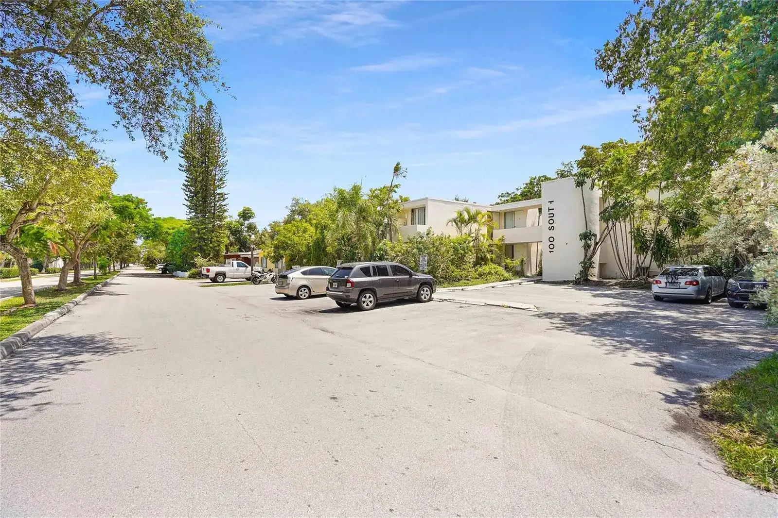100 SE 21st Street # 8, Fort Lauderdale FL 33316 photo 3
