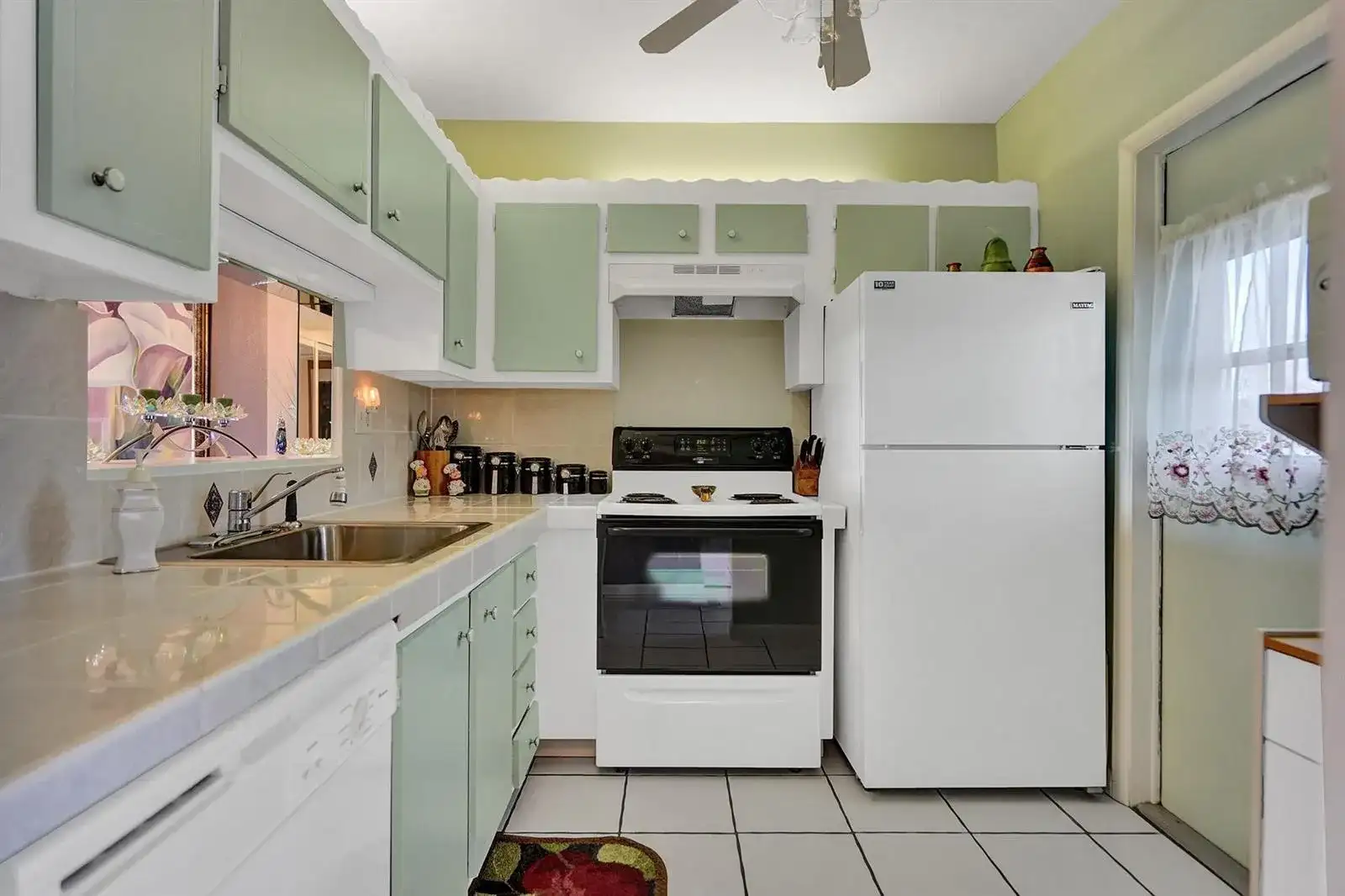 4800 NW 35th Street # 612, Lauderdale Lakes FL 33319 photo 2
