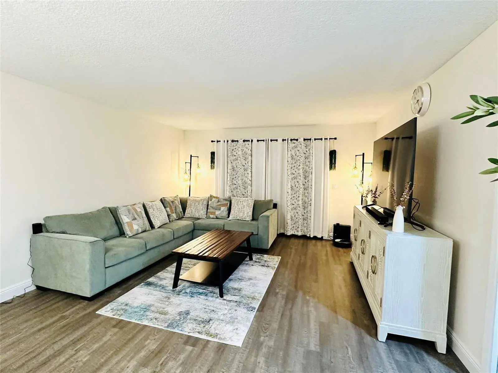 2200 S Cypress Bend Drive # 802, Pompano Beach FL 33069