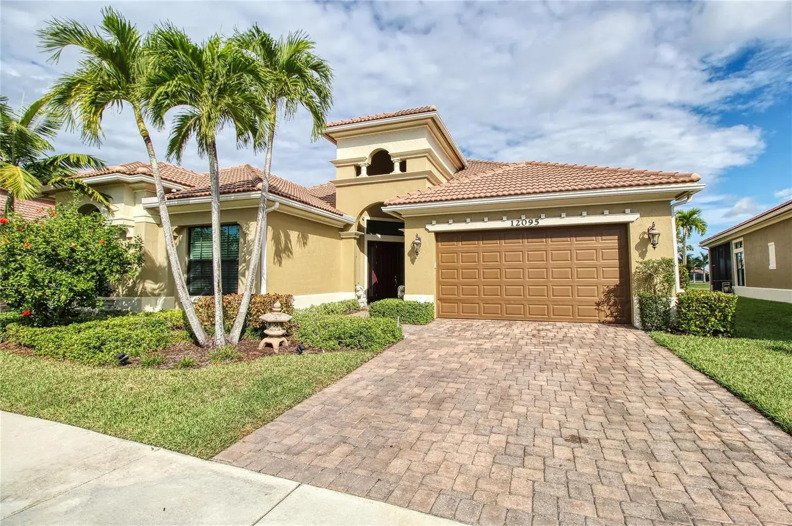 12095 E Bastille Circle, Parkland FL 33076