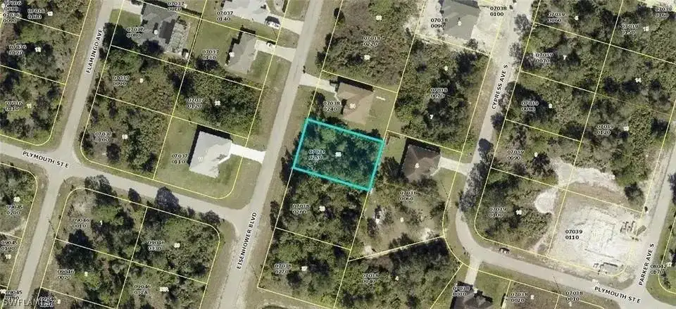553 Eisenhower Boulevard, Lehigh Acres FL 33974 photo 2