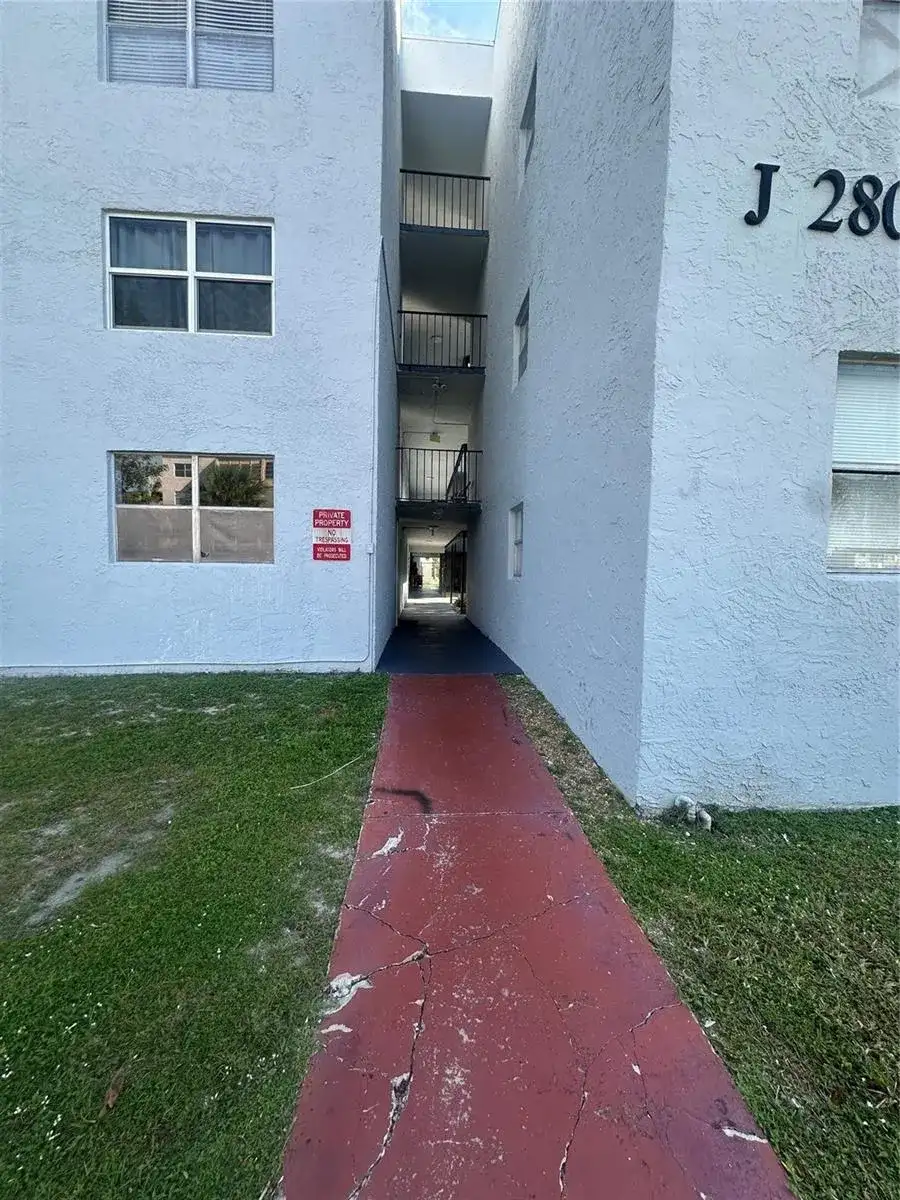 2800 Somerset Drive # J107, Lauderdale Lakes FL 33311 photo 2