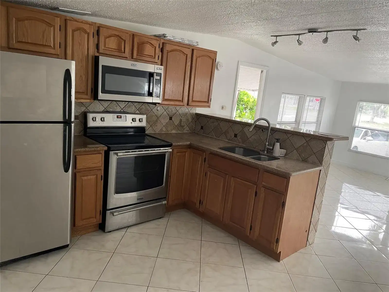 8580 SW 23rd Place, Davie FL 33324 photo 4